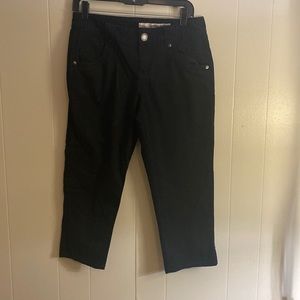 DKNY Size 4 Black Capris.